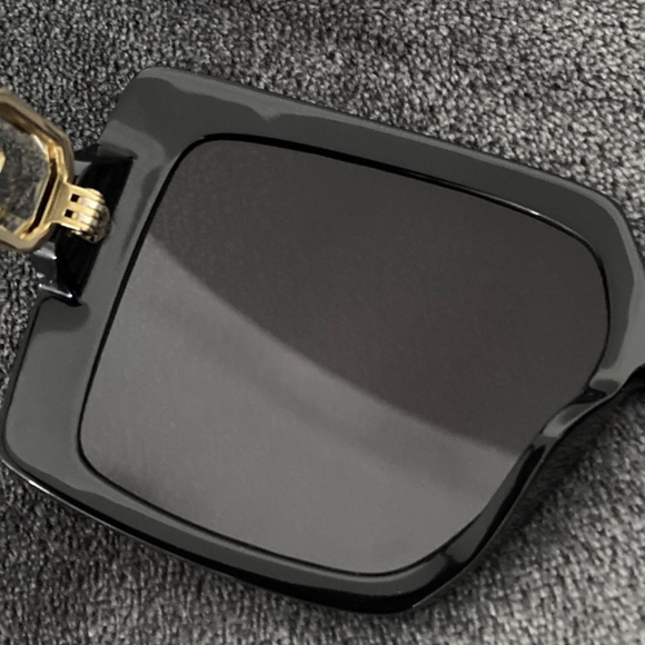 Oversized Swarovski Sunglasses SK 351 01A - Black Frame With Dark Gray Lenses - Picture 9 of 10